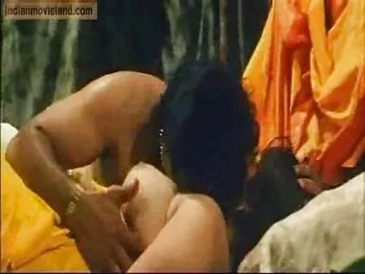 Secretarului spaniol îi place să suge filme porno cu unguroaice mature penisul tare