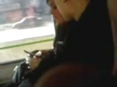 Tânăra Khloe Kapri primește cheile mașinii cu ajutorul sex cu ejaculare in vagin păsăricii ei