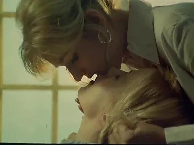 Fetele perfecte xxx mature film Sarah Vandella și Kimber Woods fac sex lesbian