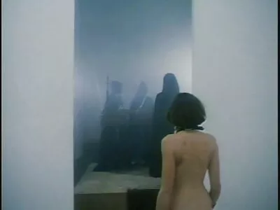 Cu aspect suculent, Deauxma a lins și a fugit tare fete sexy online